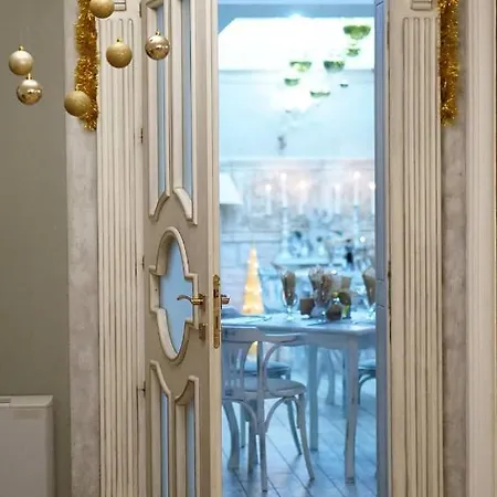 бутиков History Hotel 3*