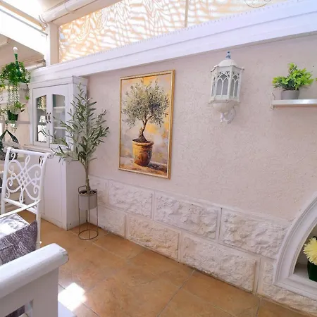 бутиков History 3* Haszkovo