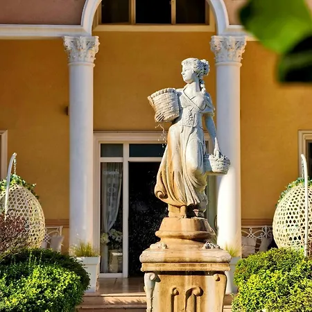 бутиков History 3*