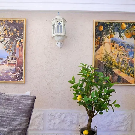 бутиков History 3* Haszkovo