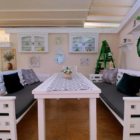 бутиков History 3* Haszkovo