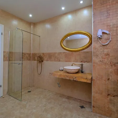 бутиков History 3* Haszkovo